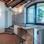 Terrazza Su Con Garage Διαμέρισμα *